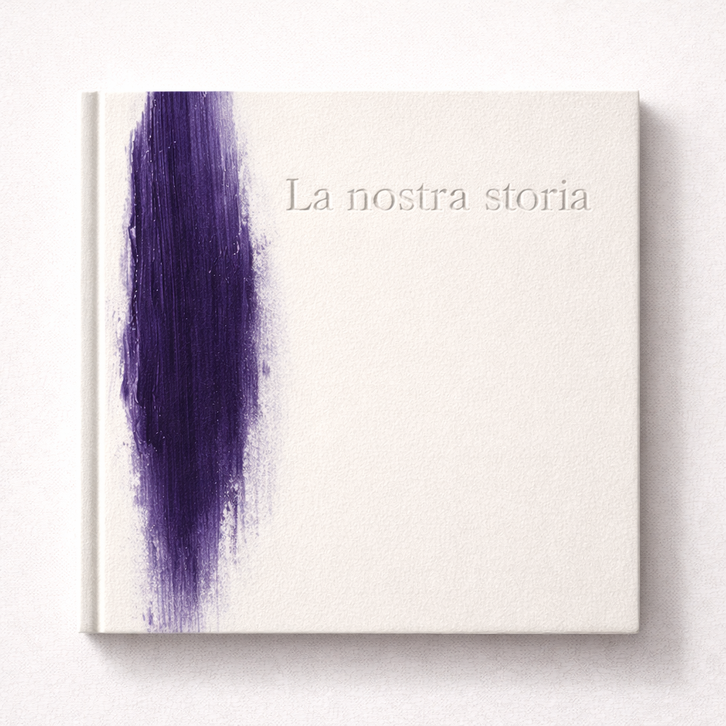 Art book contemporaneo con titolo inciso a secco su carta naturale e pennellata viola materica